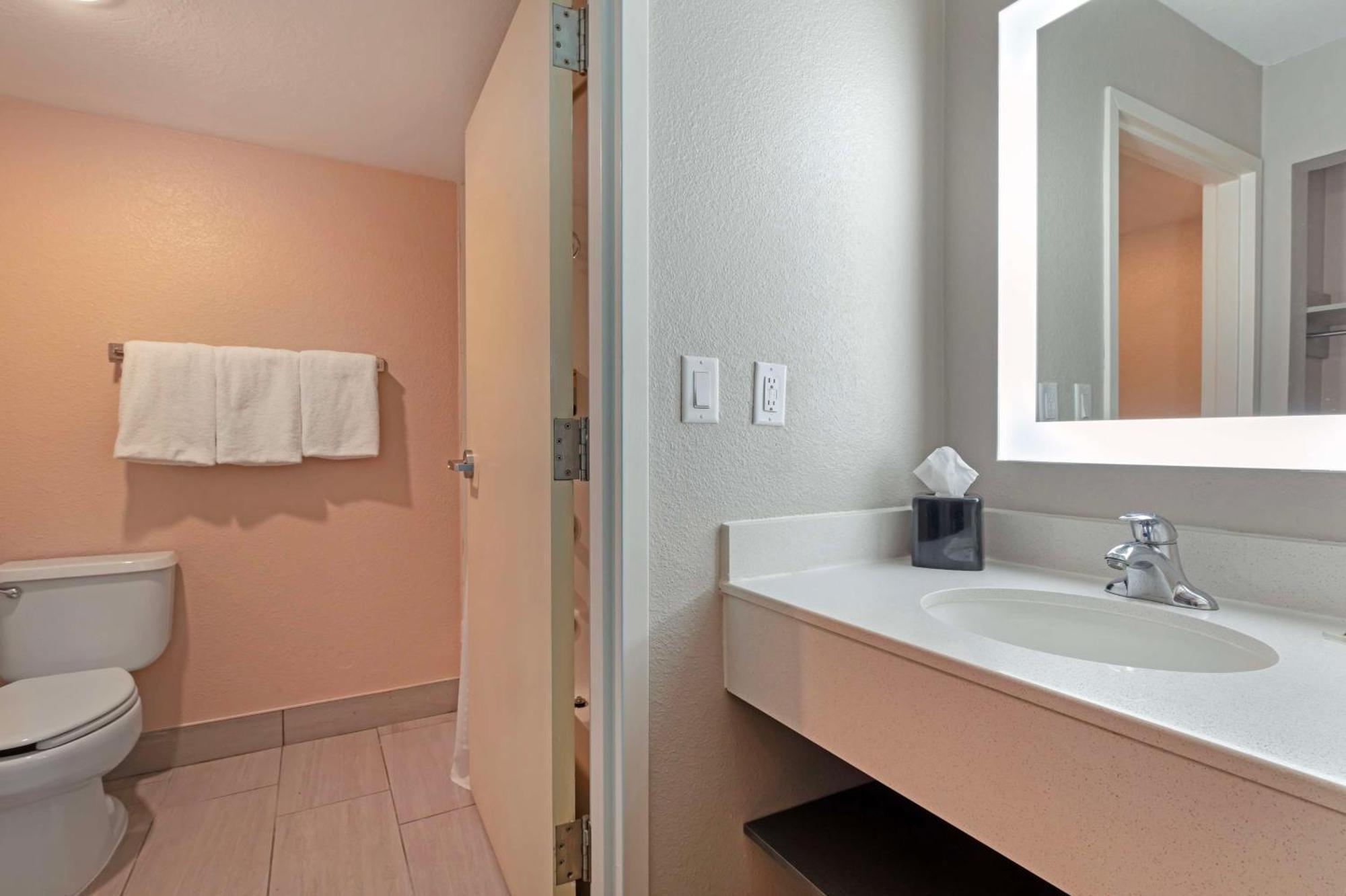 Western Worth North Hotel 3*